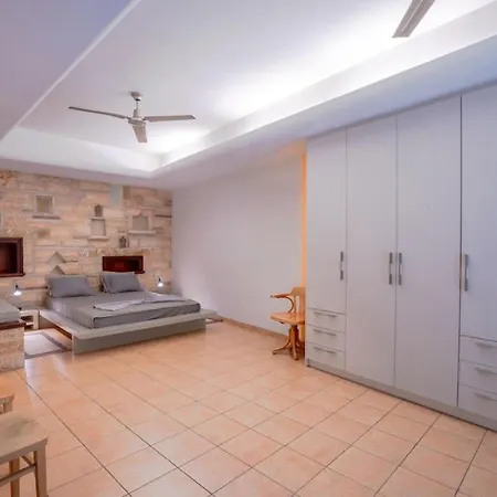 Classic Greek Elegance Apartment Athens